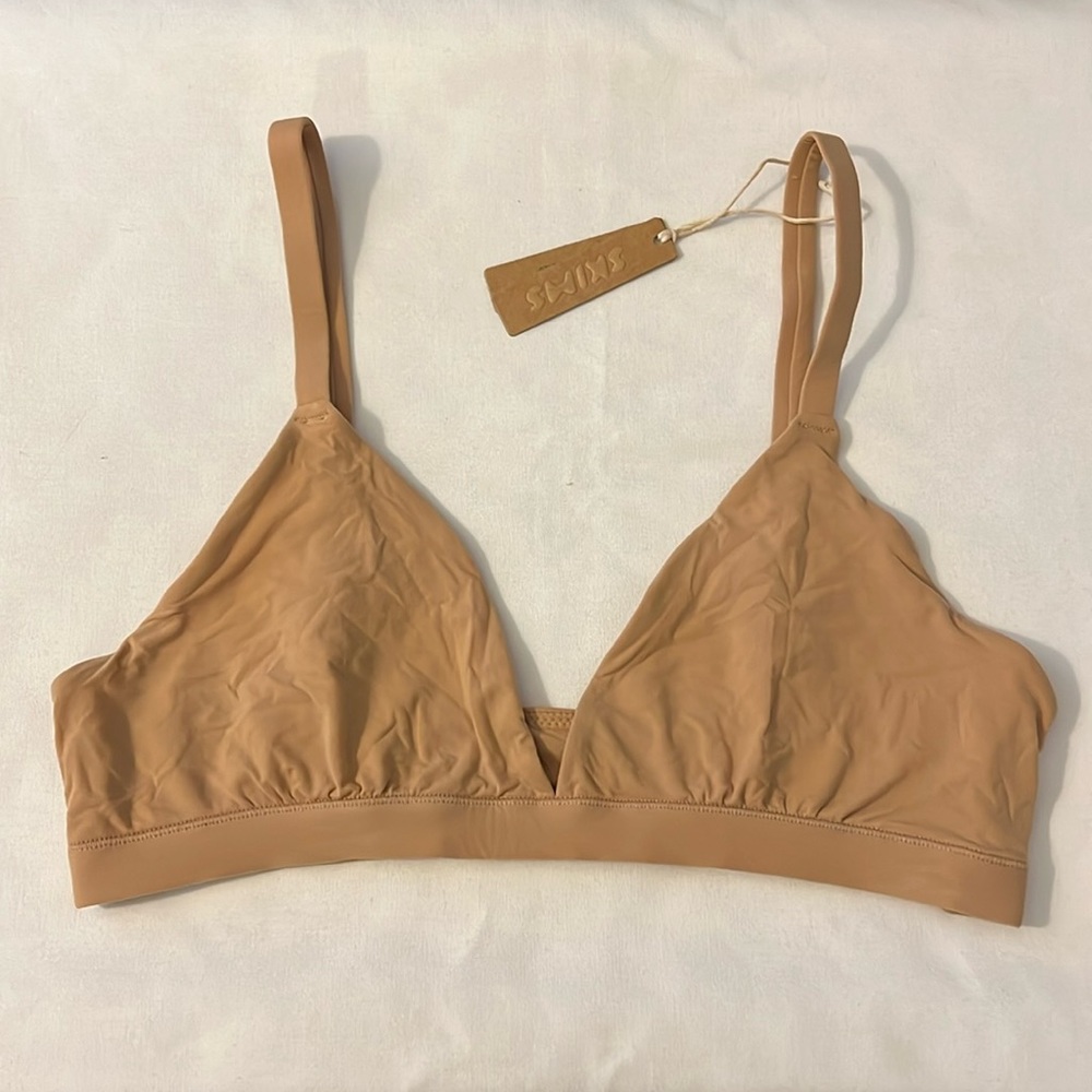 SKIMS FITS EVERYBODY TRIANGLE BRALETTE